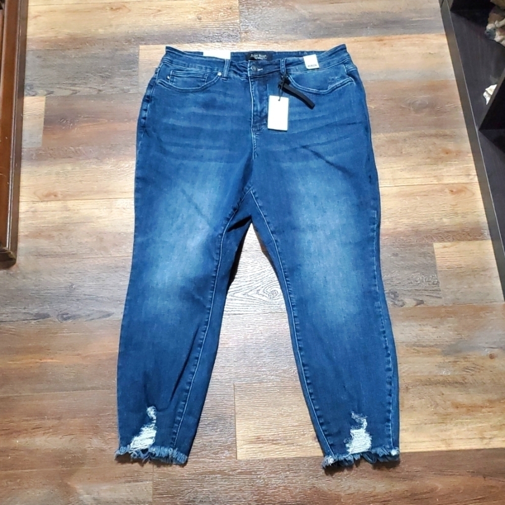 Judy blue NWT high waist skinny fit distressed crop jeans medium blue wash
